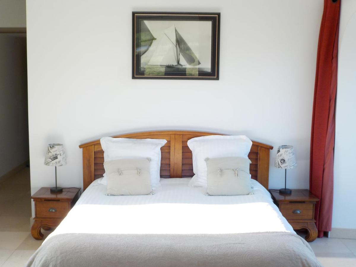 Domaine De Kerbillec Bed & Breakfast Theix Exterior photo